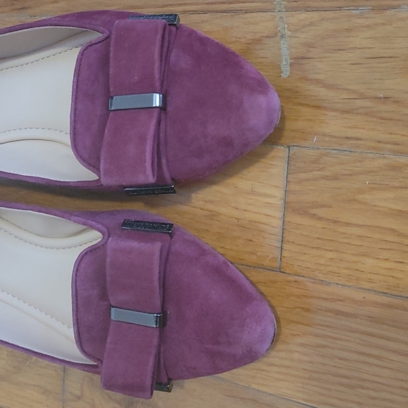 Vince Camuto Flats - Picture 2 of 3